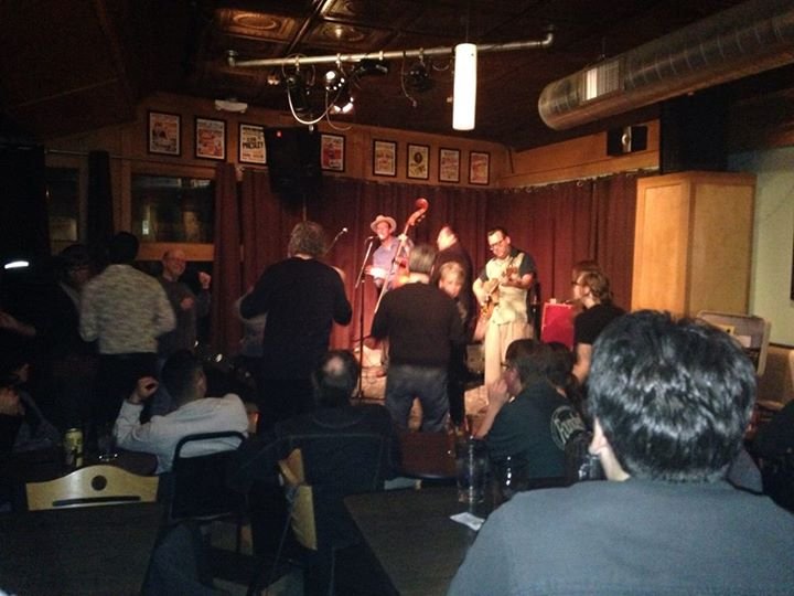 Tip Top Deluxe Bar & Grill